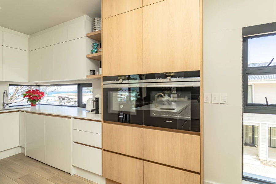 4 Bedroom Property for Sale in Hartenbos Central Western Cape